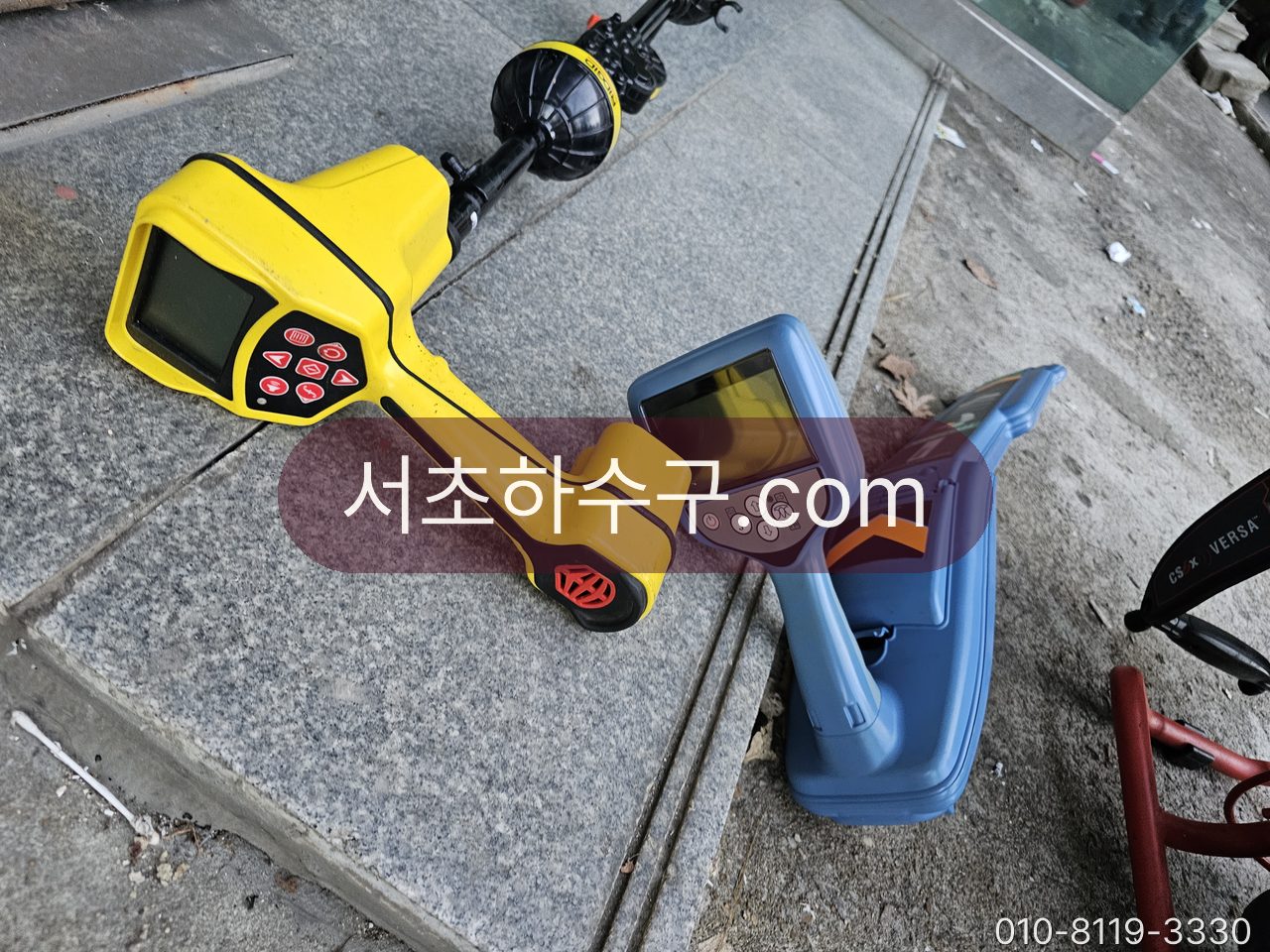 누수·관로 탐지에 쓰는 수신기와 발신기 세트